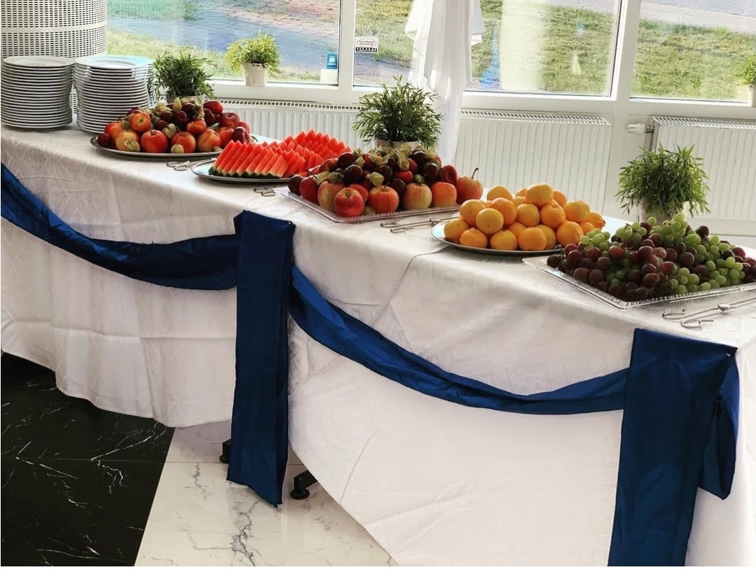 Snittar salami mozzarella avokadocremé